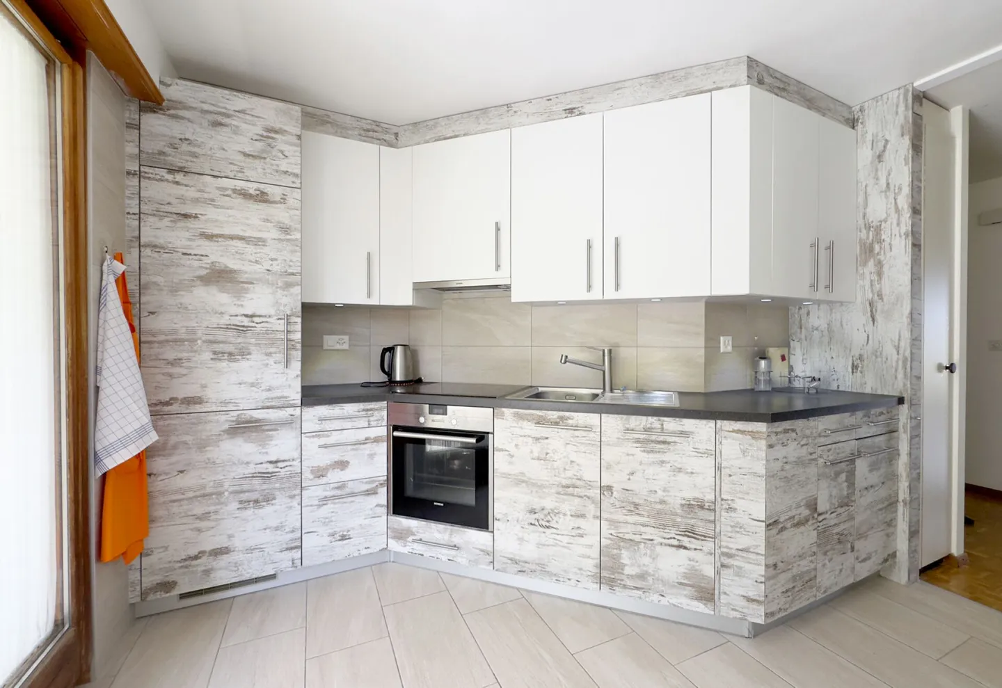 Appartement de 4,5 pièces avec 2 balcons. - Photo 3 sur 13