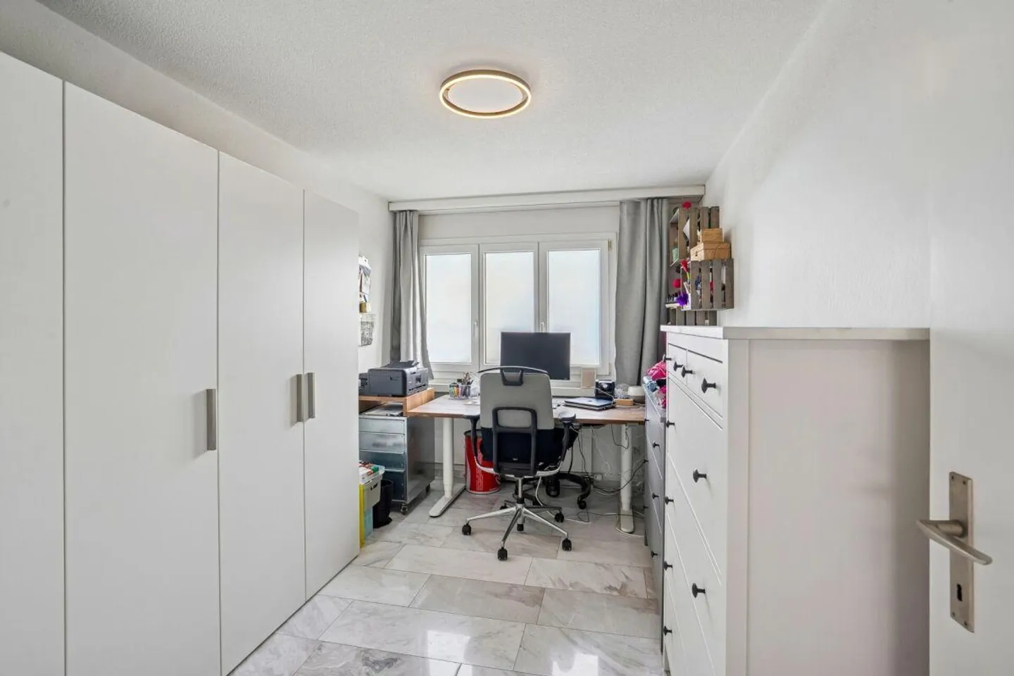 End Row House with Stunning View - Photo 10 of 15