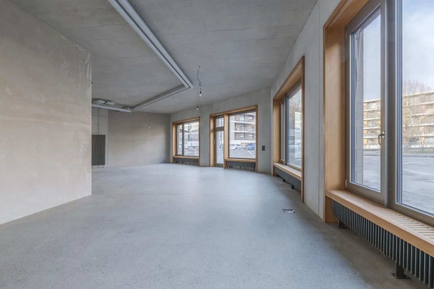 Commercial Property in Biel - Photo 3 of 7