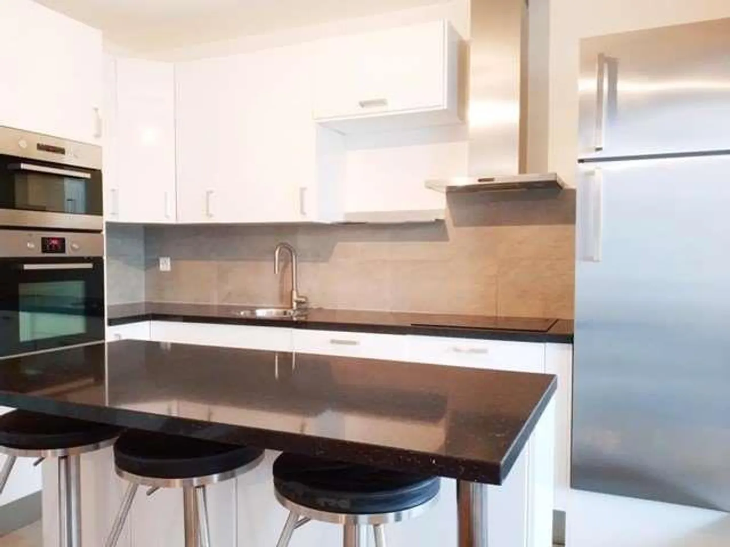 Paradiso: 3.5 rooms on the lake front with breathtaking view - Photo 4 of 8