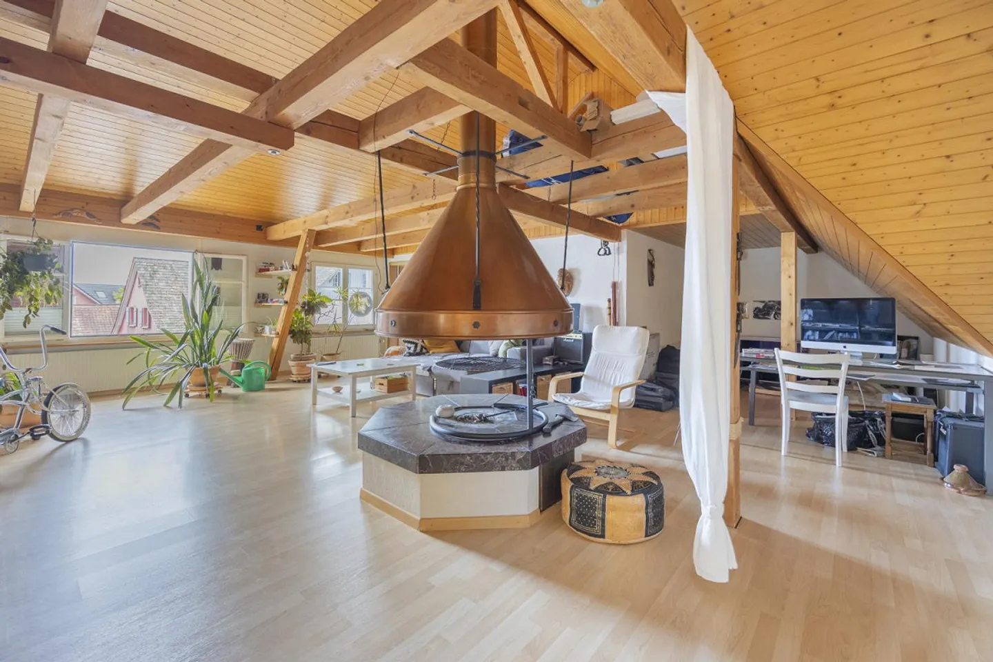 Casa plurifamiliare con parte commerciale attraente - Foto 6 di 7