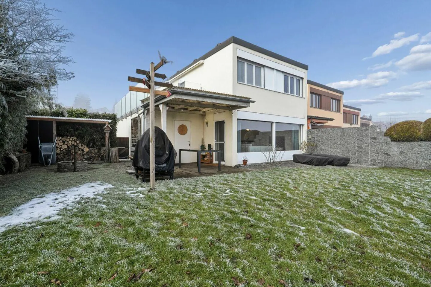 End Row House with Stunning View - Photo 14 of 15