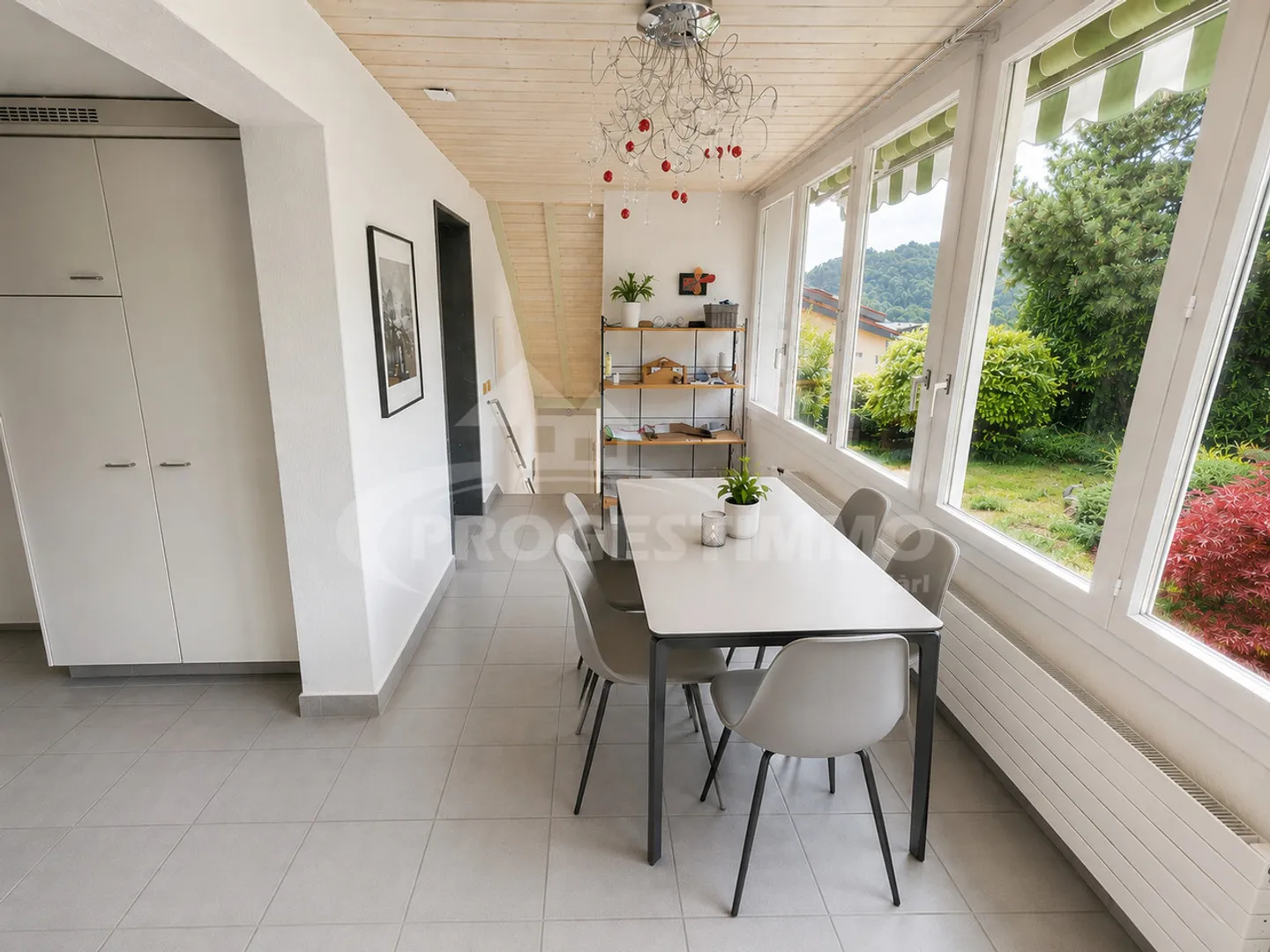 Charmante Maison Familiale avec Jardin - Photo 3 sur 12