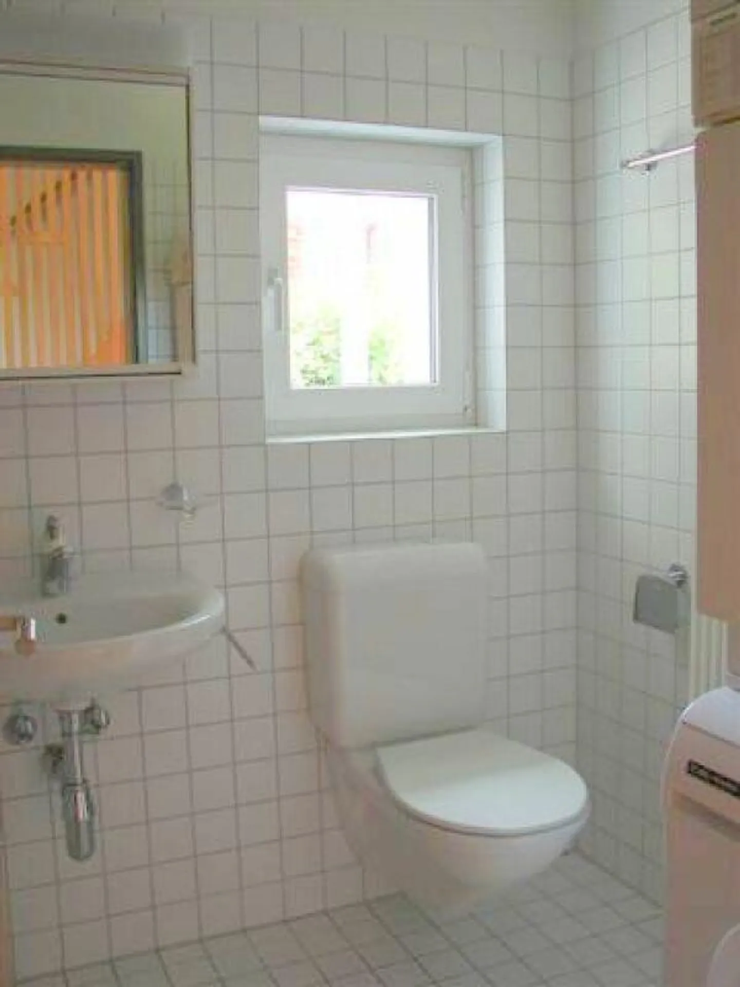 Appartement 2,5 pièces dans un super emplacement - Photo 3 sur 8