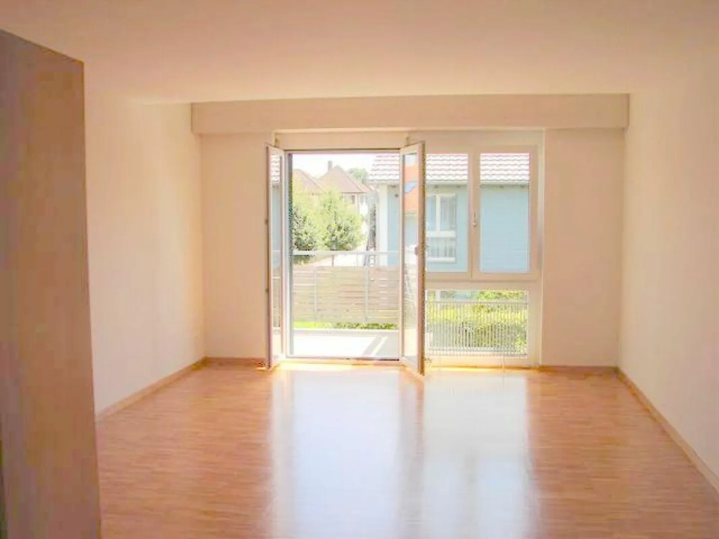 Appartement 2,5 pièces dans un super emplacement - Photo 4 sur 8