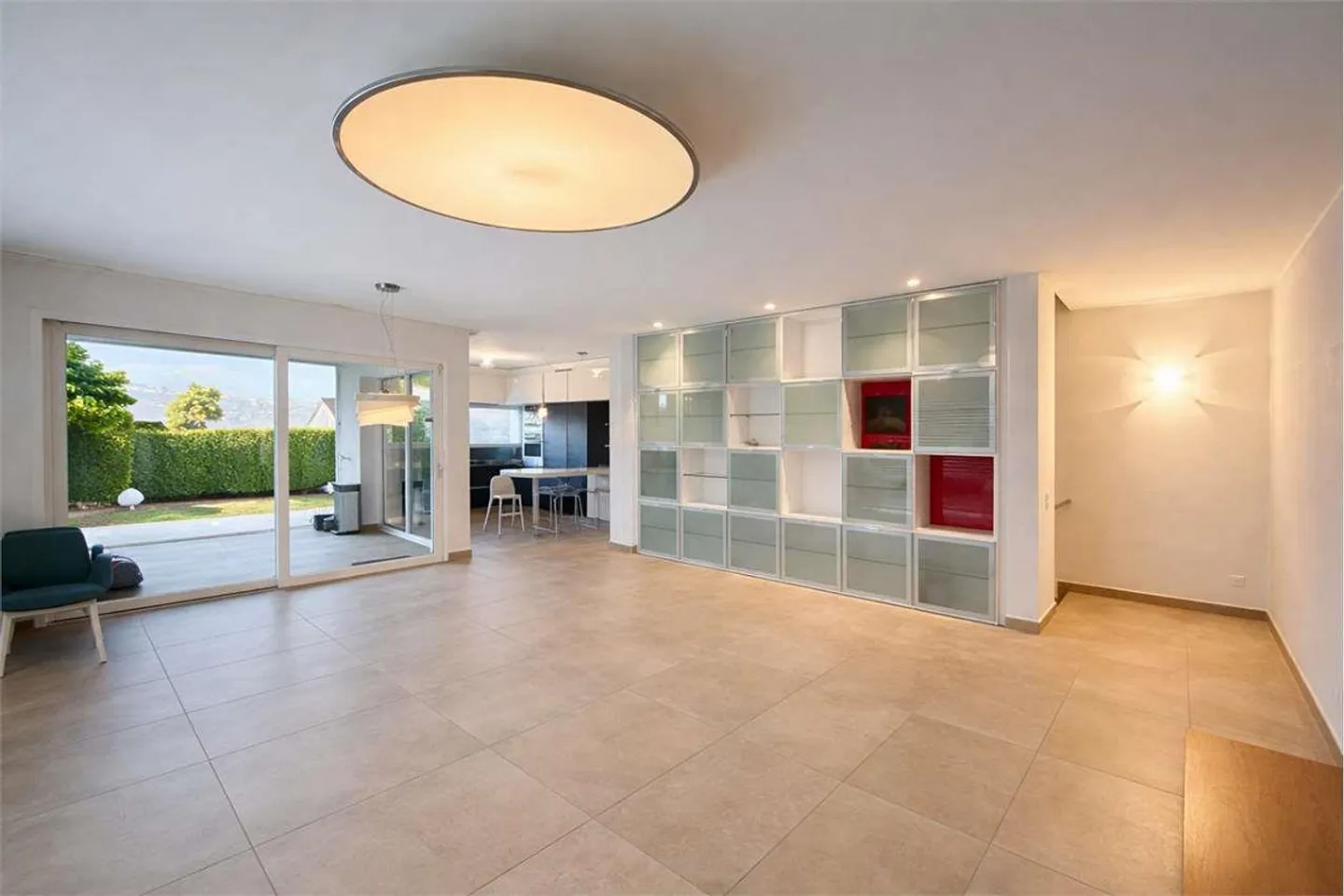 Elegant house with private garden recently built in Lugano - Photo 4 of 13