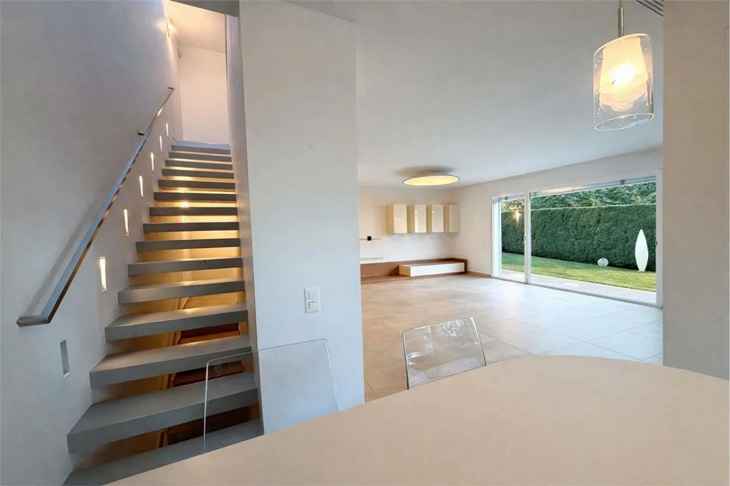 Elegant house with private garden recently built in Lugano - Photo 6 of 13