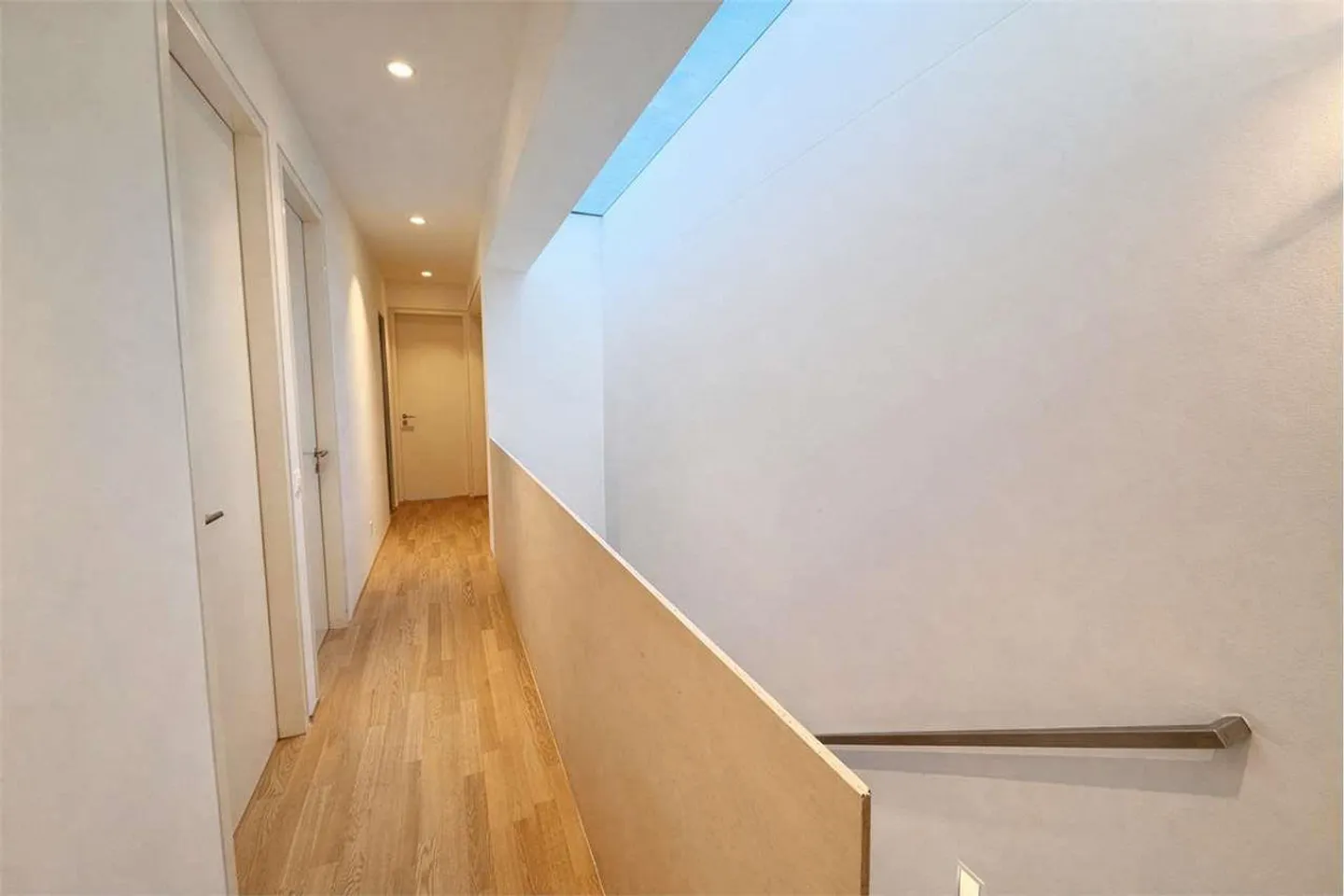 Elegant house with private garden recently built in Lugano - Photo 7 of 13