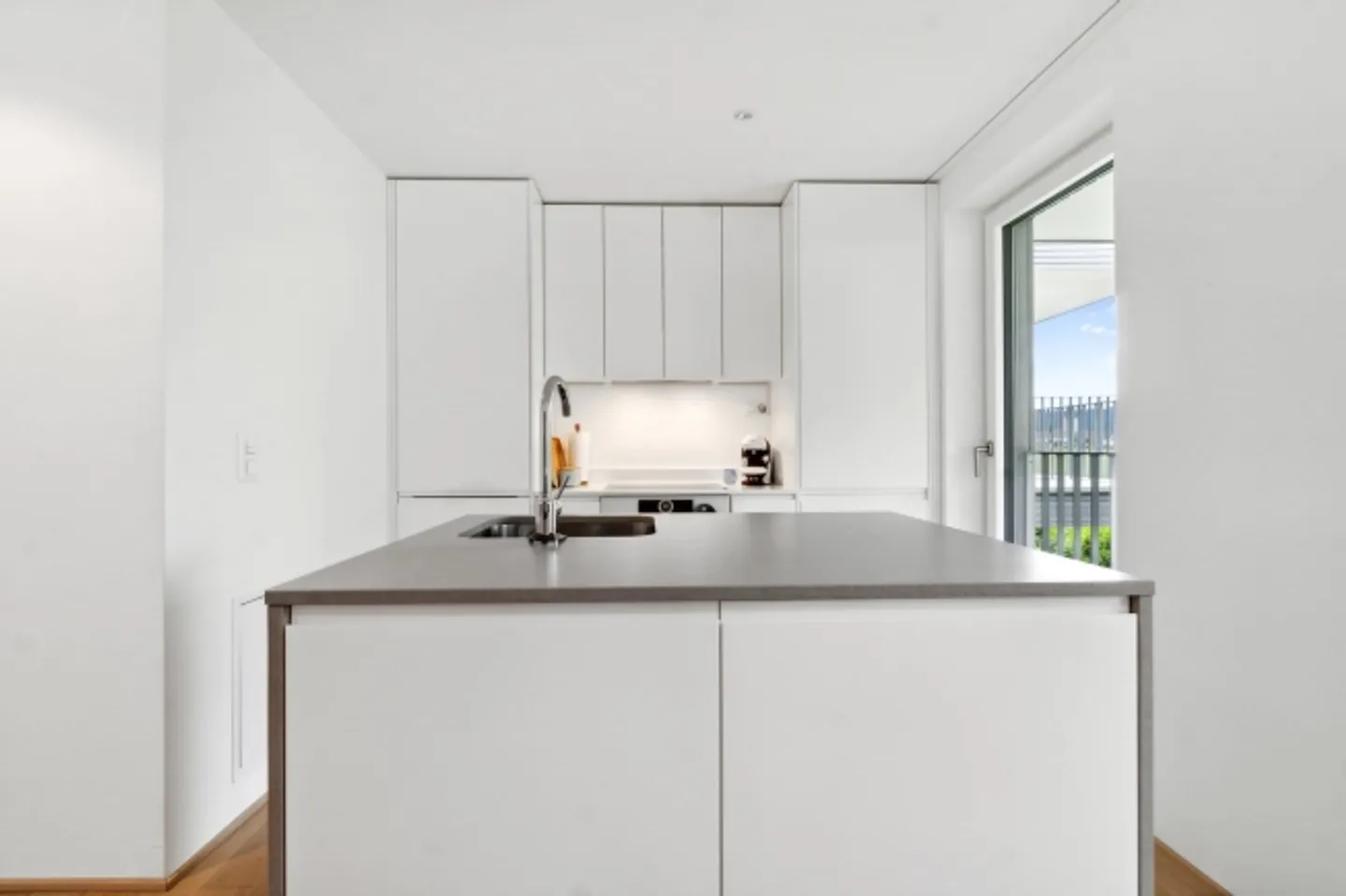 Maisonette di 4,5 stanze come nuova con giardino privato - Foto 7 di 13
