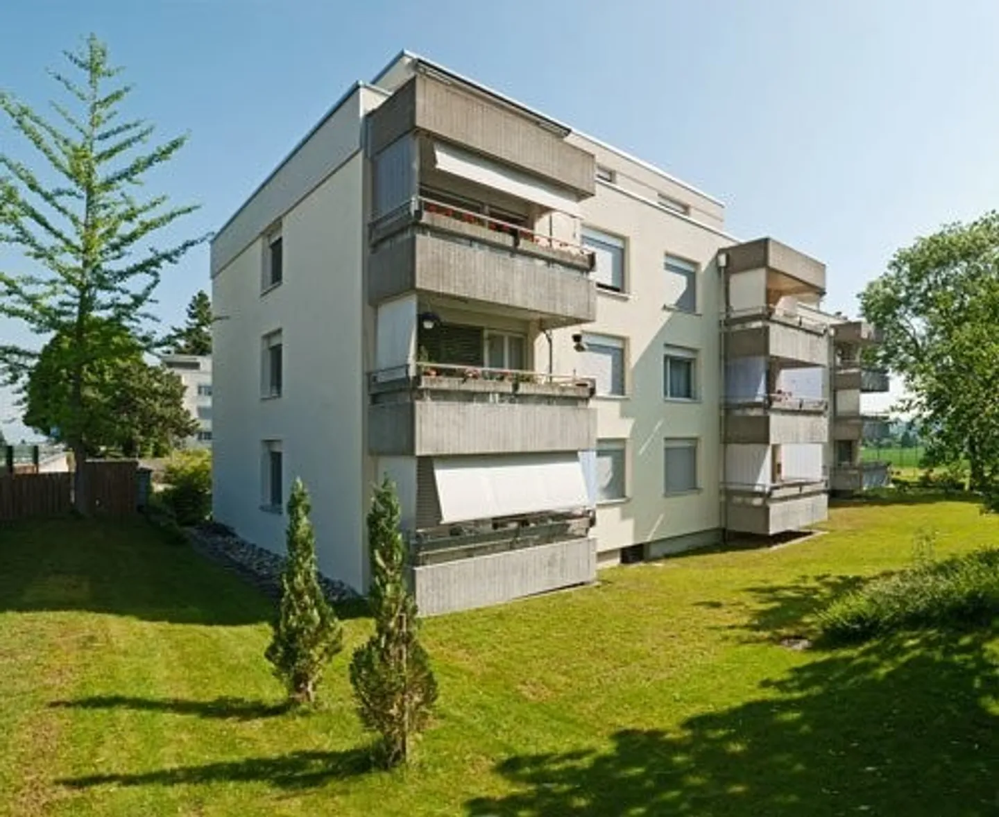 3.5 room apartment on the raised ground floor - Photo 1 of 8