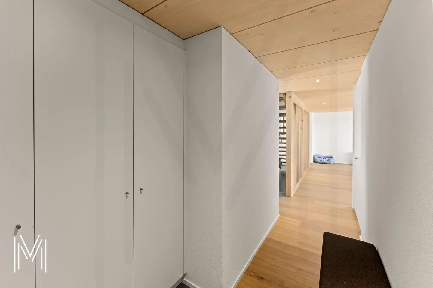 MAGNIFICENT CONTEMPORARY INDIVIDUAL HOUSE OF 5.5 ROOMS - Wooden architecture, modern comfort, and quality of life between Fribourg and Bulle - Photo 4 of 22