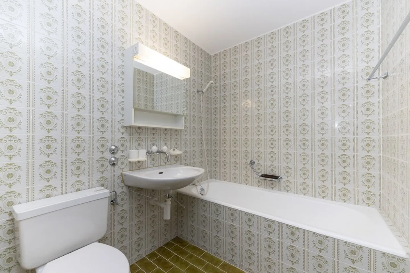 3.5 room apartment on the raised ground floor - Photo 6 of 8