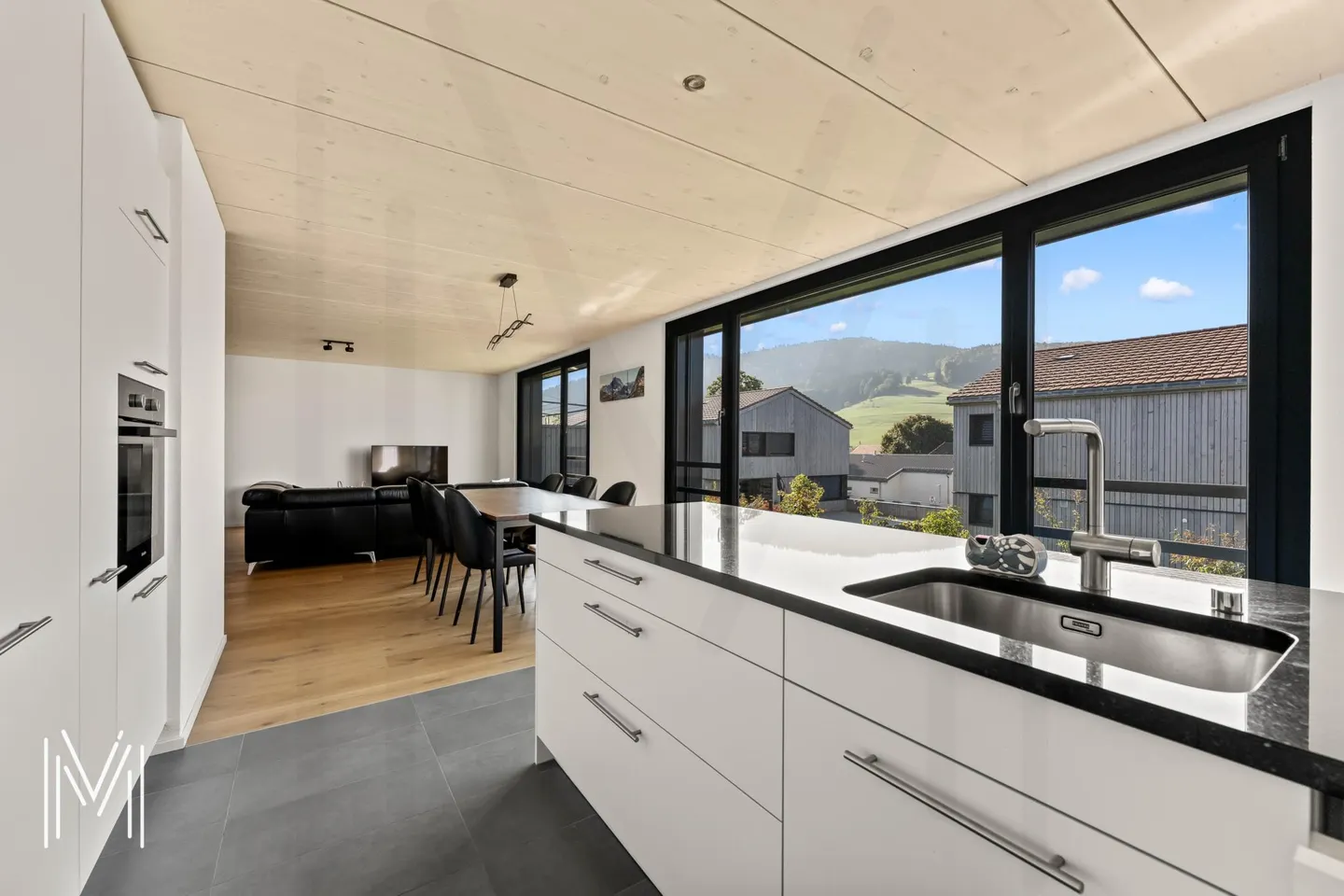 MAGNIFICENT CONTEMPORARY INDIVIDUAL HOUSE OF 5.5 ROOMS - Wooden architecture, modern comfort, and quality of life between Fribourg and Bulle - Photo 8 of 22
