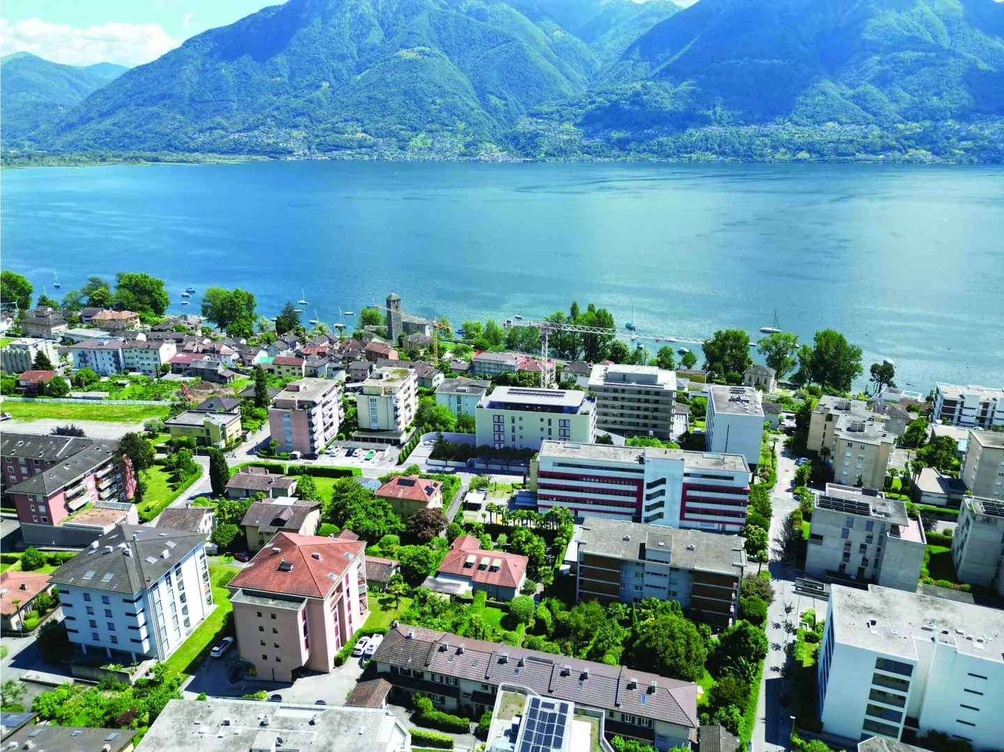 Appartamento moderno di 3,5 locali con ampia terrazza e vista lago - Foto 1 di 10