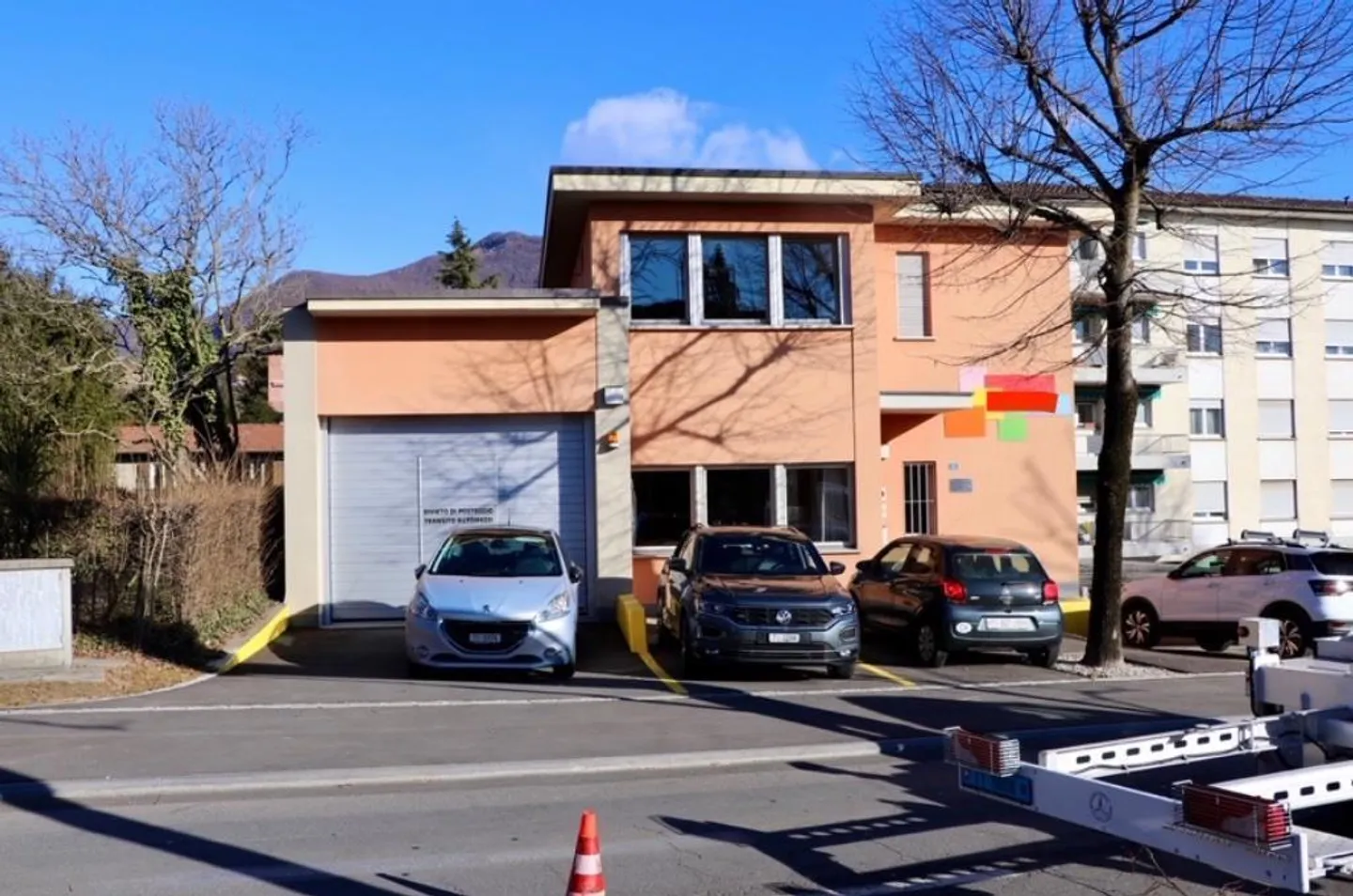 Verkauf oder Vermietung von Gewerbe-/Büro-/Verwaltungsimmobilie mit Büros in Balerna - Foto 3 di 14