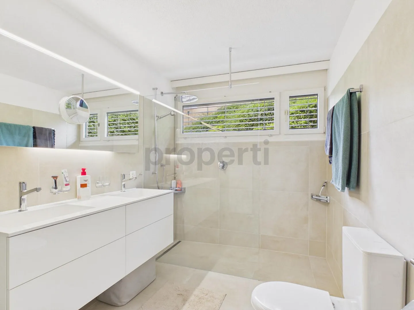 Investir ou vivre à Scuol : résidence principale / secondaire, appartement de 3,5 pièces avec terrasse - Photo 8 sur 12