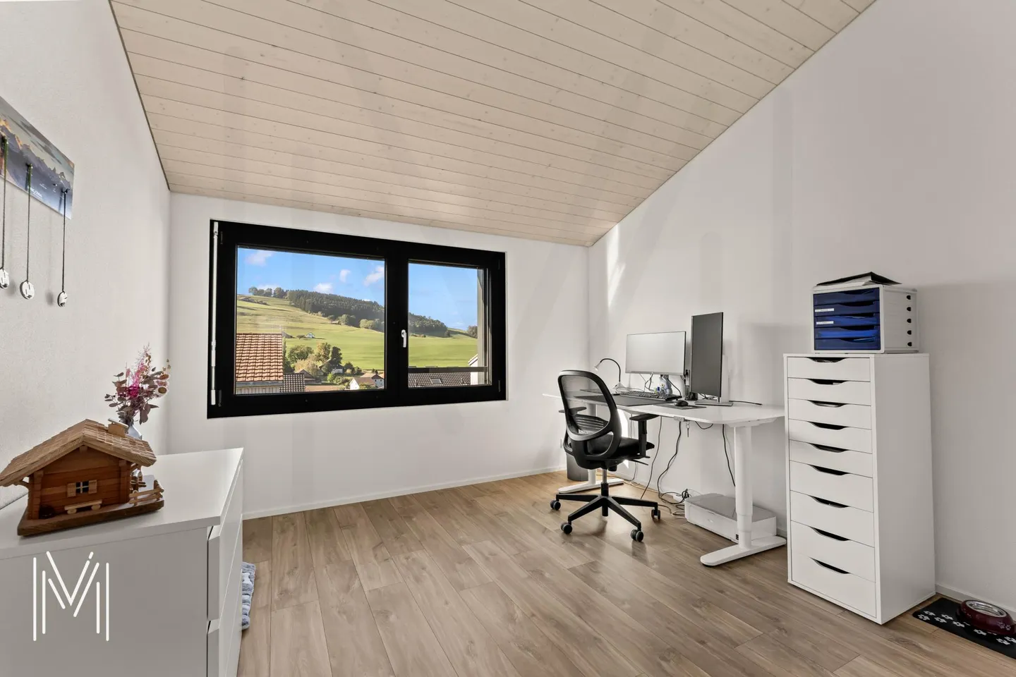 MAGNIFICENT CONTEMPORARY INDIVIDUAL HOUSE OF 5.5 ROOMS - Wooden architecture, modern comfort, and quality of life between Fribourg and Bulle - Photo 11 of 22