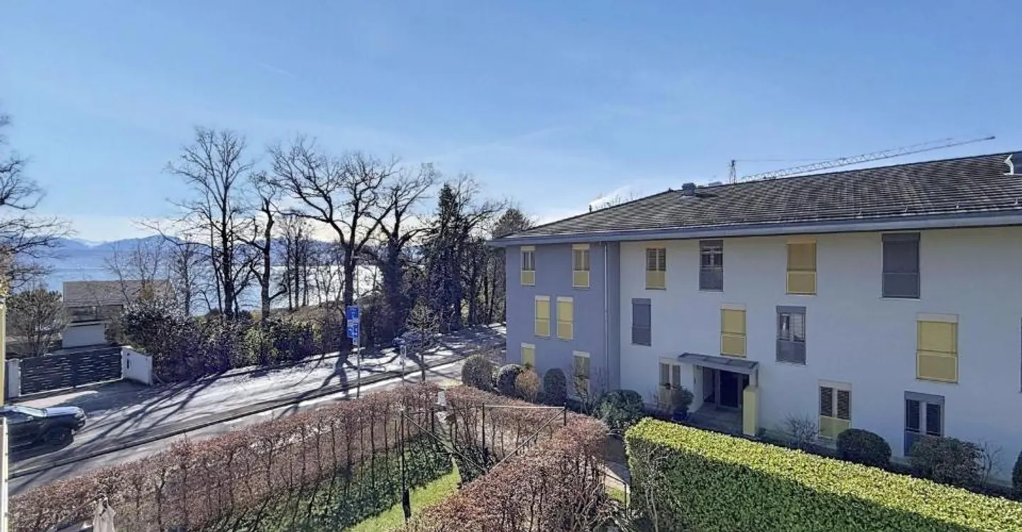 Attico luminoso con vista lago a Saint-Prex, a pochi passi dal lago - Foto 12 di 13
