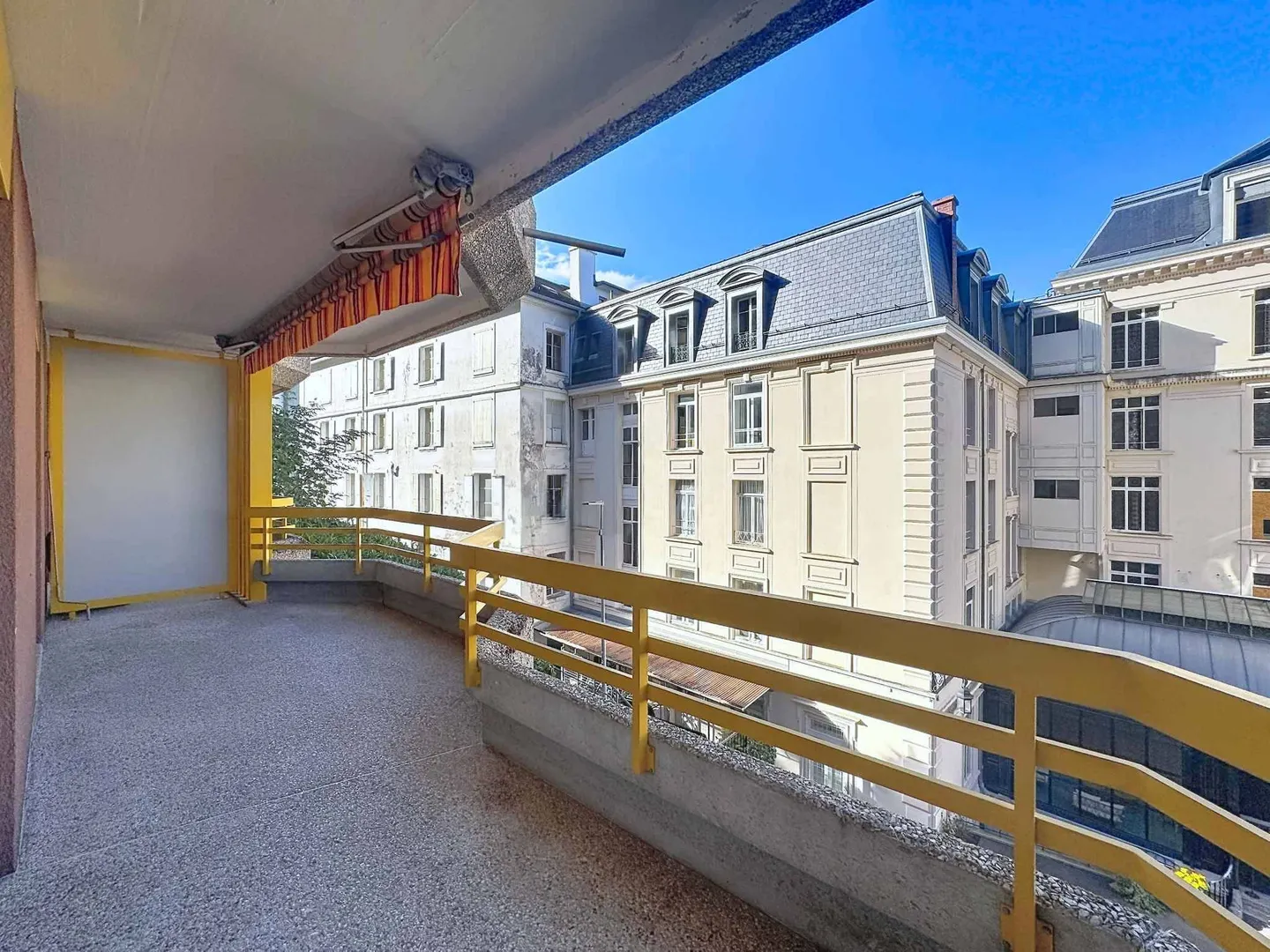 On the 1st floor - Large 3.5 room apartment on 1 level of 79 m2 + balcony - Photo 2 of 12