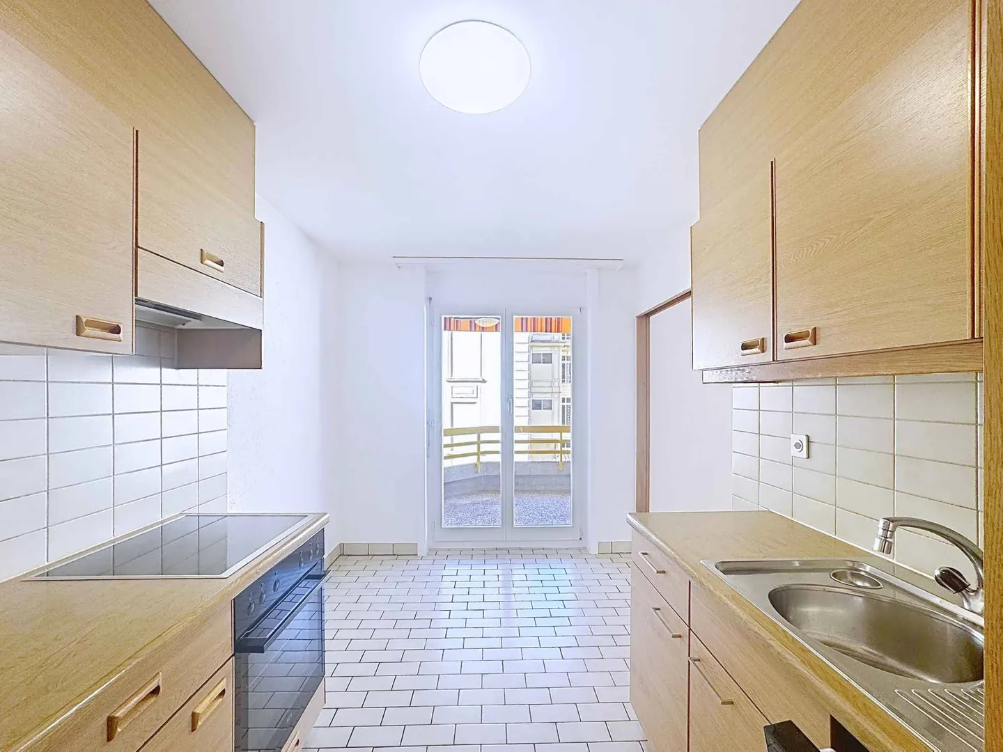 On the 1st floor - Large 3.5 room apartment on 1 level of 79 m2 + balcony - Photo 5 of 12