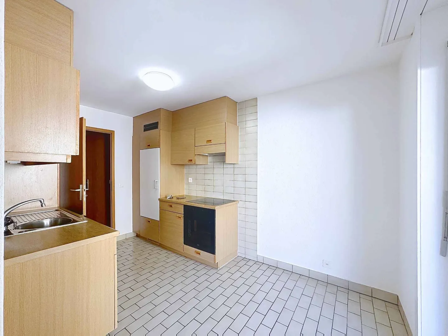 On the 1st floor - Large 3.5 room apartment on 1 level of 79 m2 + balcony - Photo 6 of 12