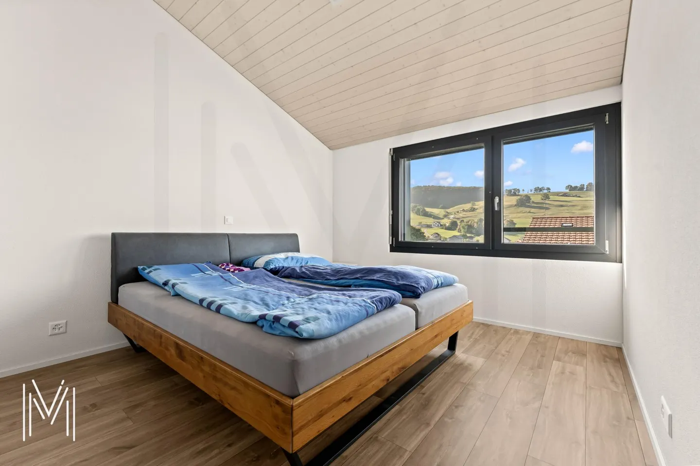 MAGNIFICENT CONTEMPORARY INDIVIDUAL HOUSE OF 5.5 ROOMS - Wooden architecture, modern comfort, and quality of life between Fribourg and Bulle - Photo 14 of 22