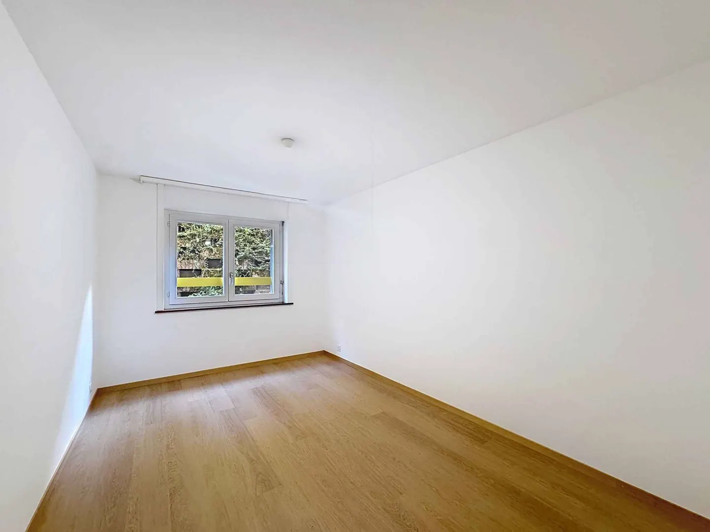 On the 1st floor - Large 3.5 room apartment on 1 level of 79 m2 + balcony - Photo 10 of 12