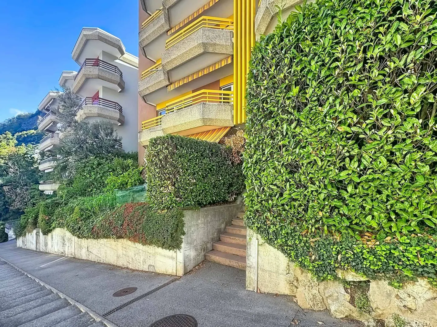 On the 1st floor - Large 3.5 room apartment on 1 level of 79 m2 + balcony - Photo 11 of 12