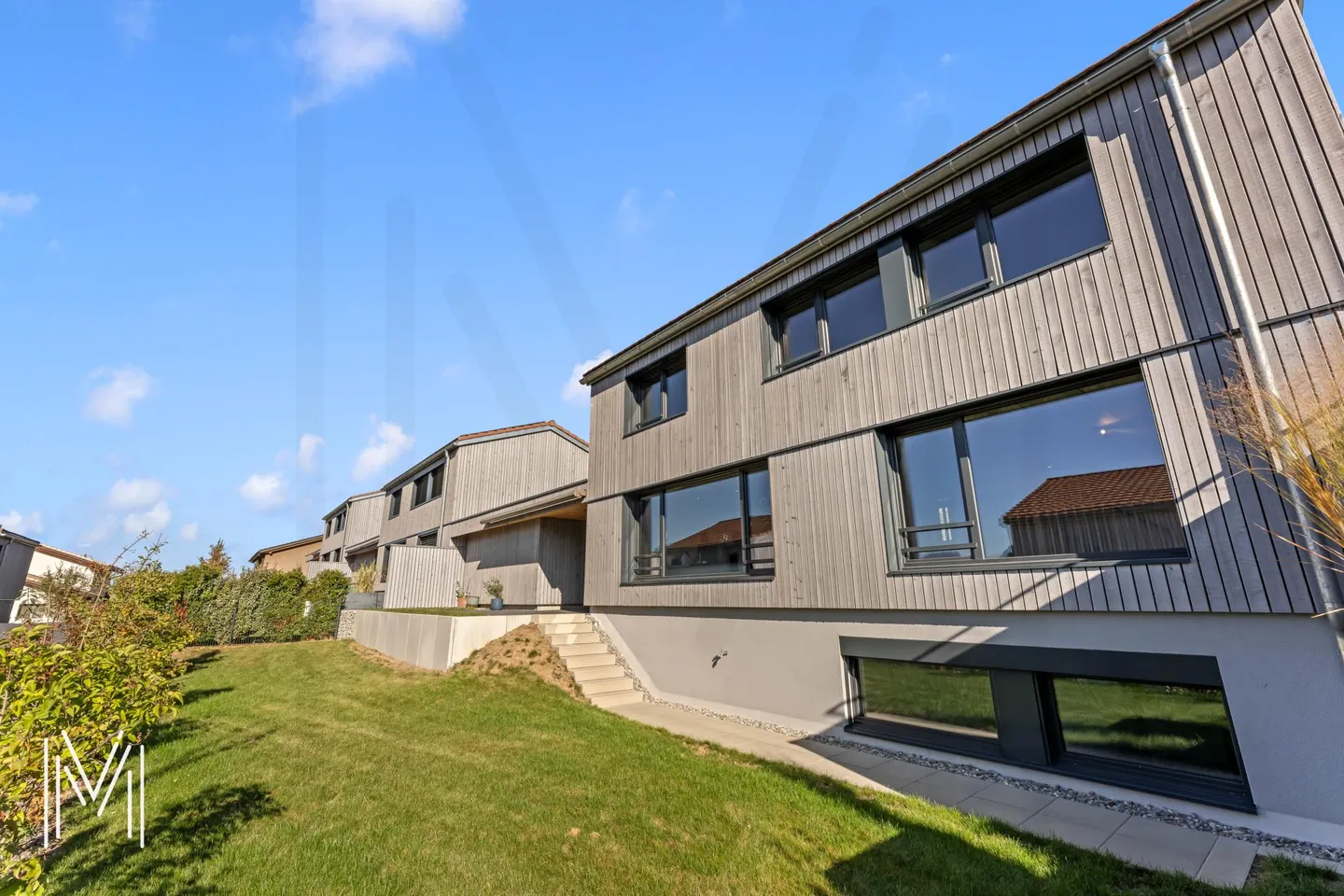 MAGNIFICENT CONTEMPORARY INDIVIDUAL HOUSE OF 5.5 ROOMS - Wooden architecture, modern comfort, and quality of life between Fribourg and Bulle - Photo 18 of 22