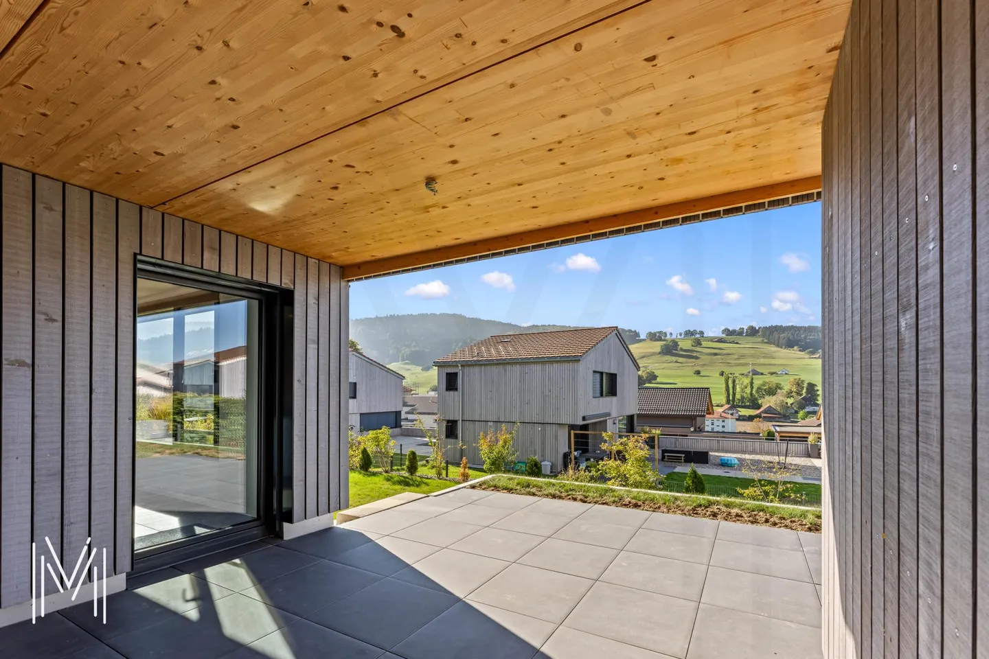 MAGNIFICENT CONTEMPORARY INDIVIDUAL HOUSE OF 5.5 ROOMS - Wooden architecture, modern comfort, and quality of life between Fribourg and Bulle - Photo 20 of 22