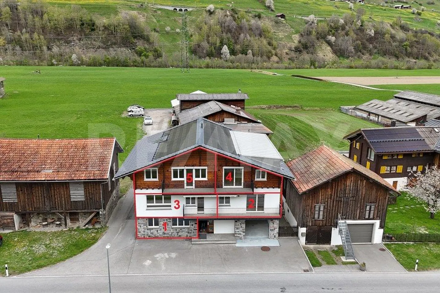 Charmantes Chalet in Surrein - Foto 4 von 13