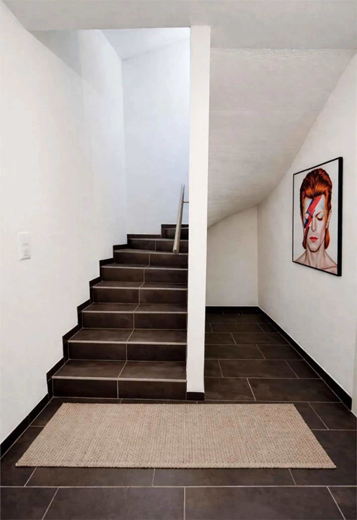 Elegante Einfamilienhaus mit großzügigen Räumen und Garten - Foto 7 von 13