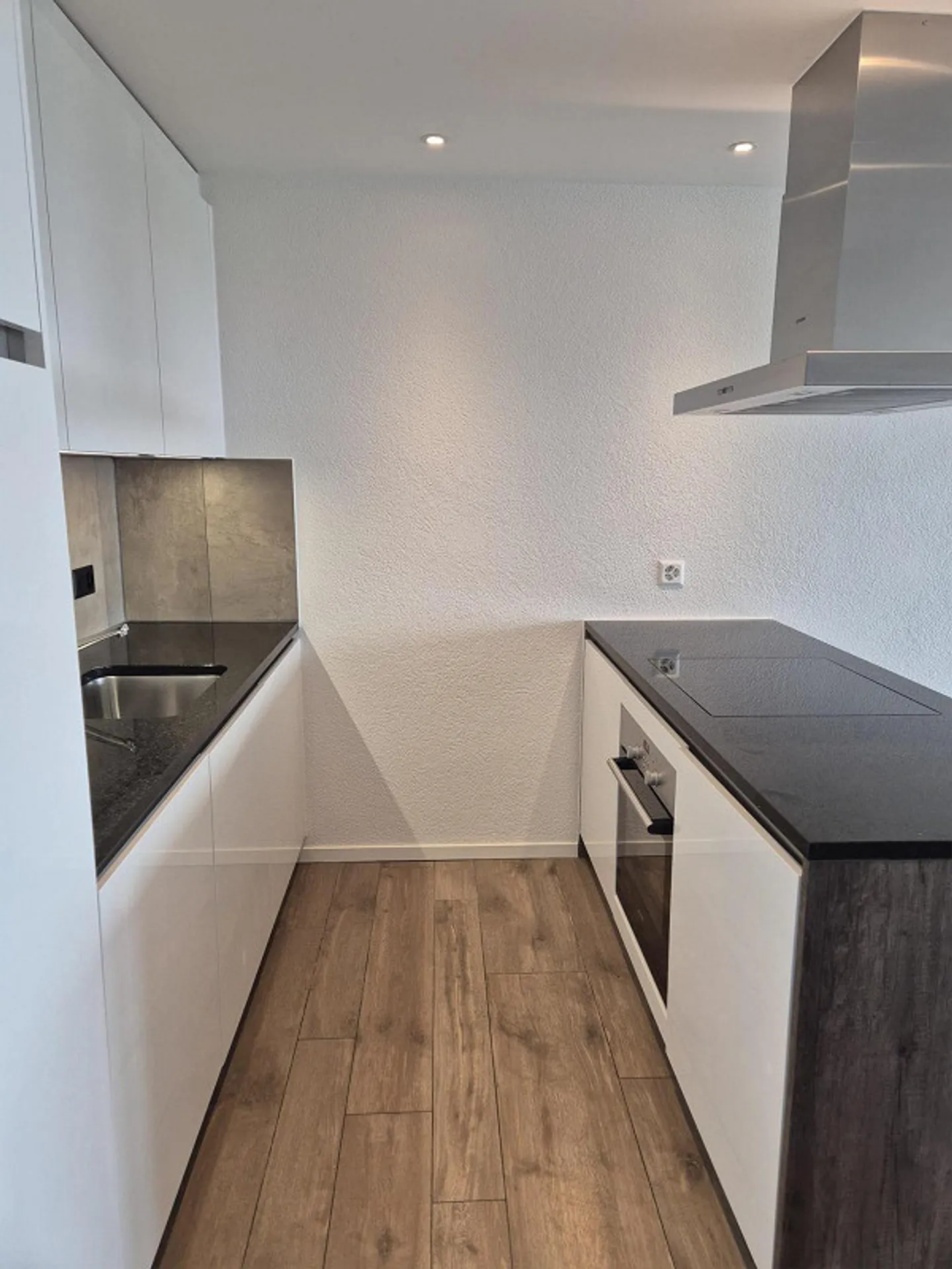 Appartement moderne de 3 pièces avec vue - Photo 1 sur 10