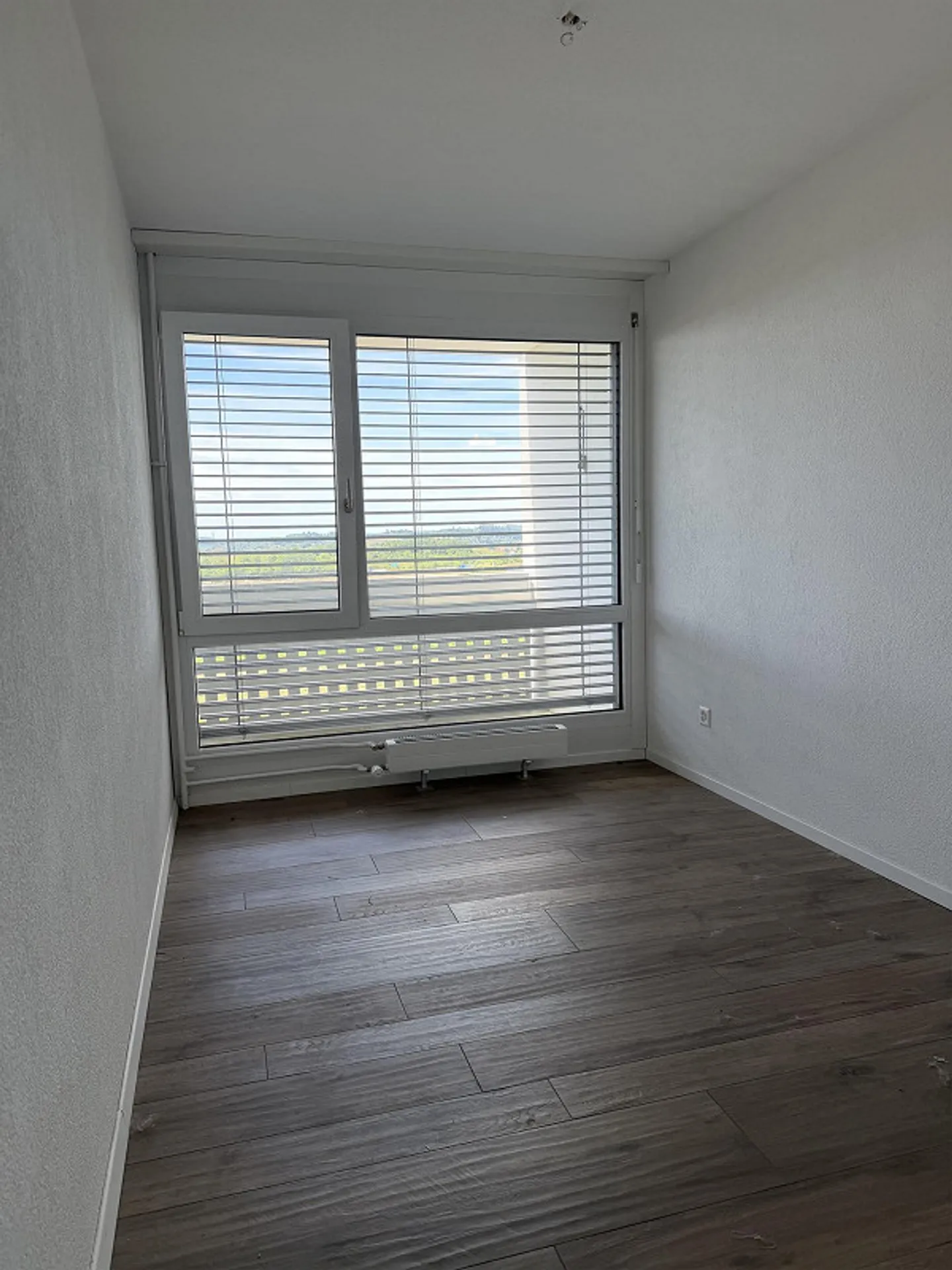Appartement moderne de 3 pièces avec vue - Photo 7 sur 10