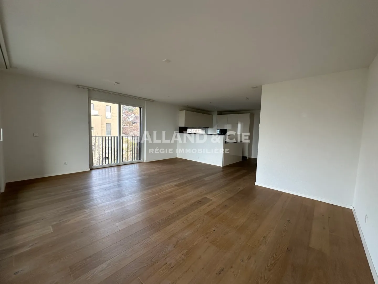 Superbe 3,5-Zimmer-Wohnung mit grosszügiger Loggia - Foto 3 von 9