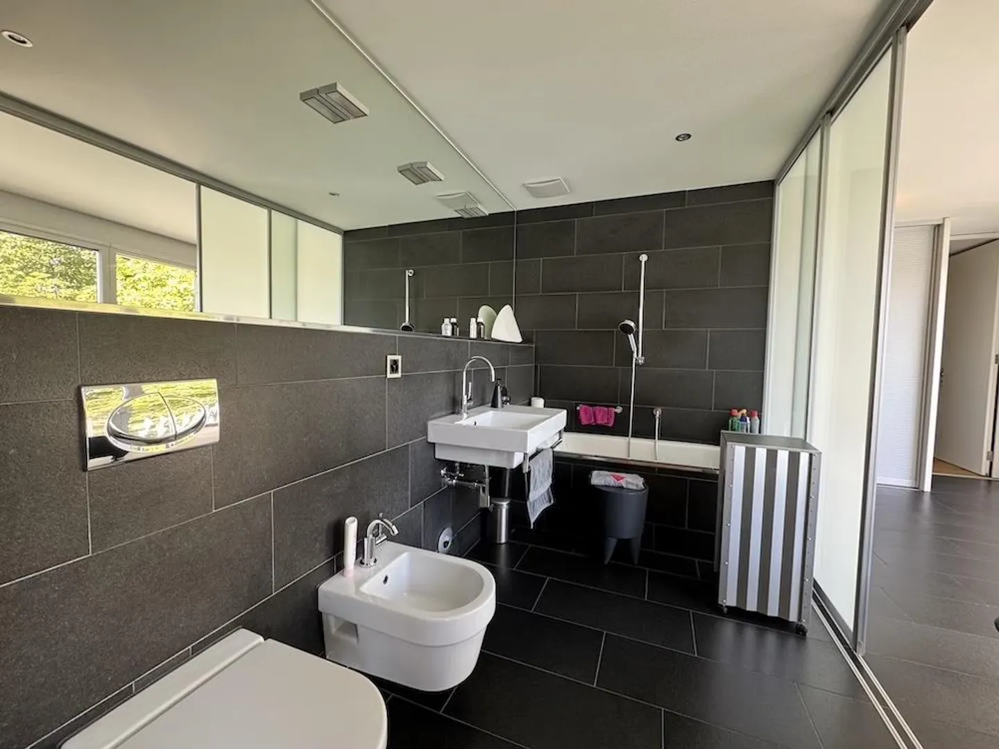 Maisonette Penthouse Apartment in Fantastic Location - Photo 8 of 8