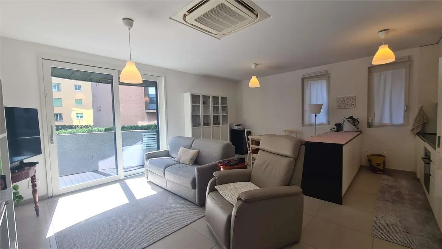 LUGANO: SPACIOUS AND ELEGANT 2.5 ROOMS IN THE CITY CENTER - Photo 4 of 10