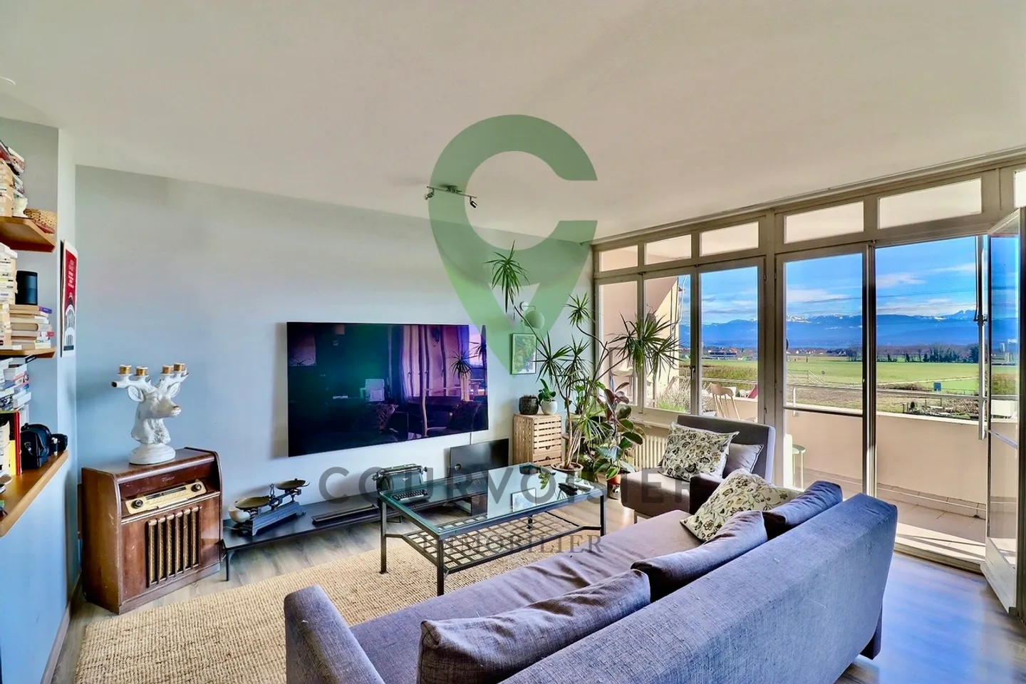 Wohnung - hell mit freiem Blick auf den See und Gemeinschaftspool - Foto 2 von 11