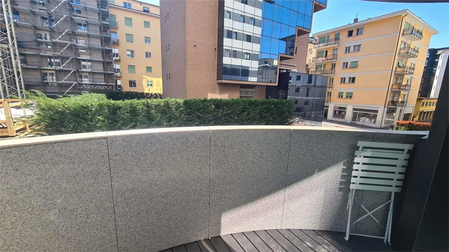 LUGANO: SPACIOUS AND ELEGANT 2.5 ROOMS IN THE CITY CENTER - Photo 7 of 10