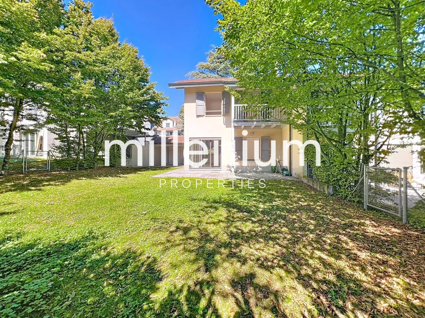 Family villa with garden in Versoix, close to the Collège du Léman - Photo 1 of 13