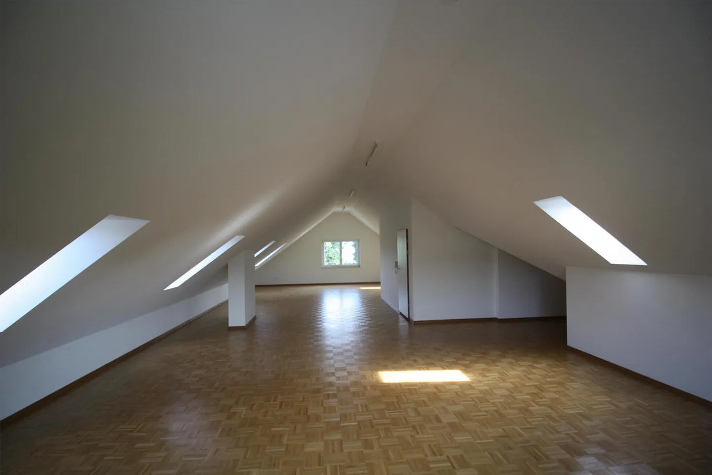 Grosser Atelierraum zu Vermieten - Foto 3 von 6