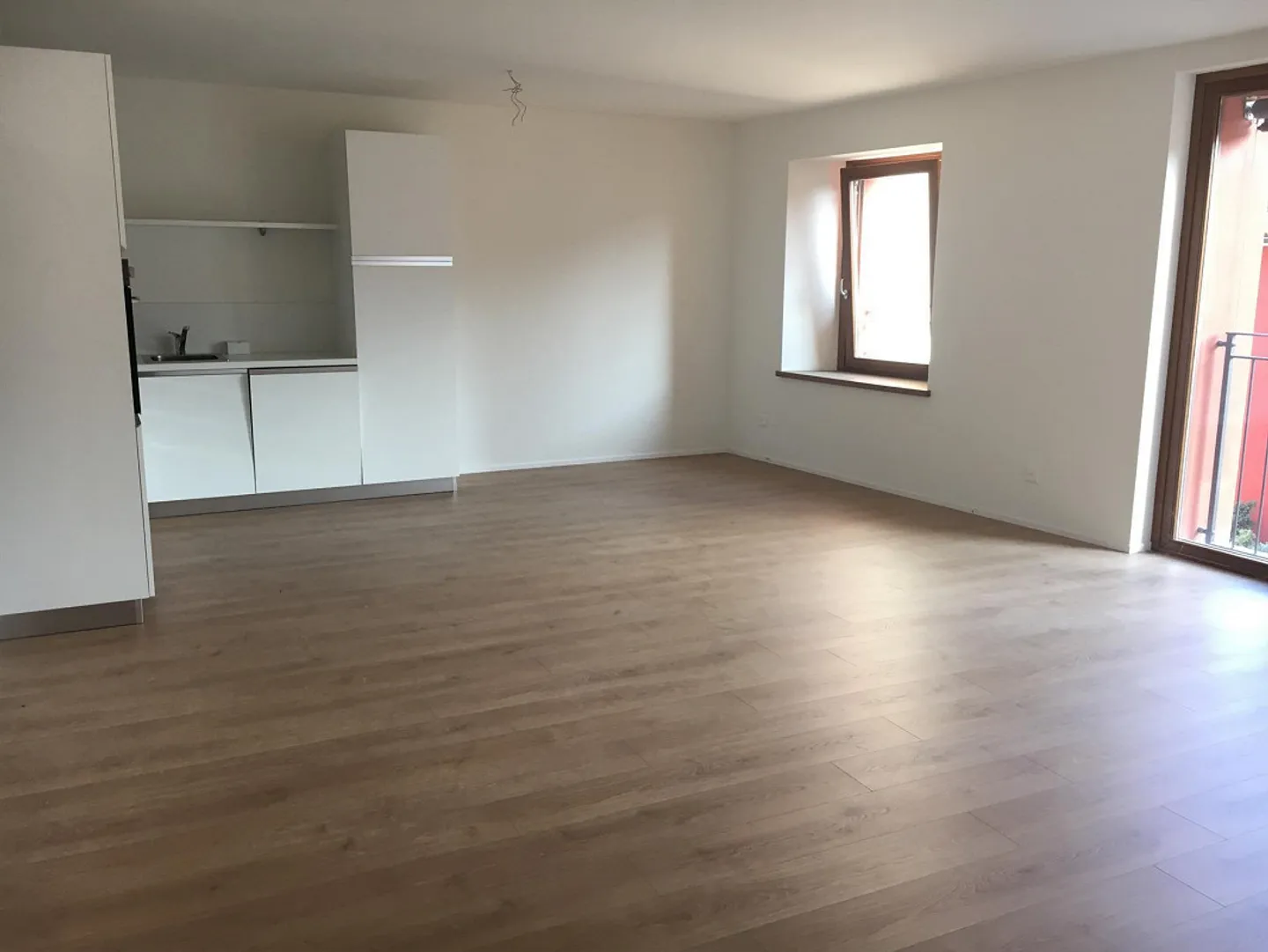 Stabio, au cœur, appartement de 3,5 pièces avec deux salles de bains - Photo 2 sur 9