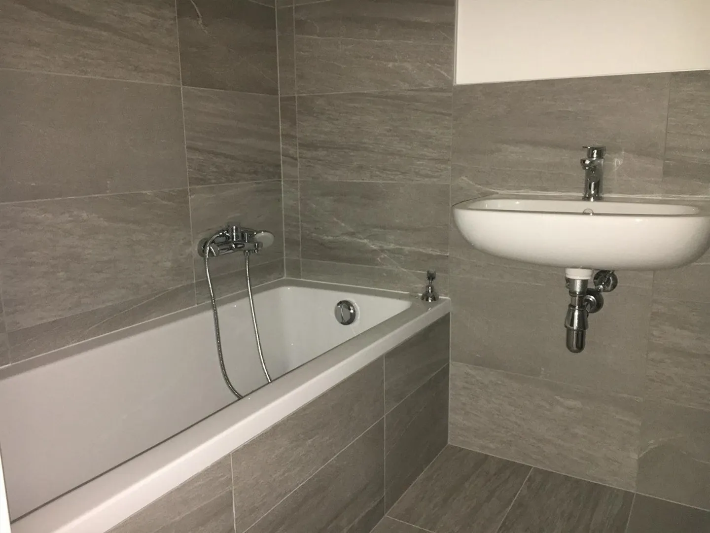 Stabio, au cœur, appartement de 3,5 pièces avec deux salles de bains - Photo 4 sur 9