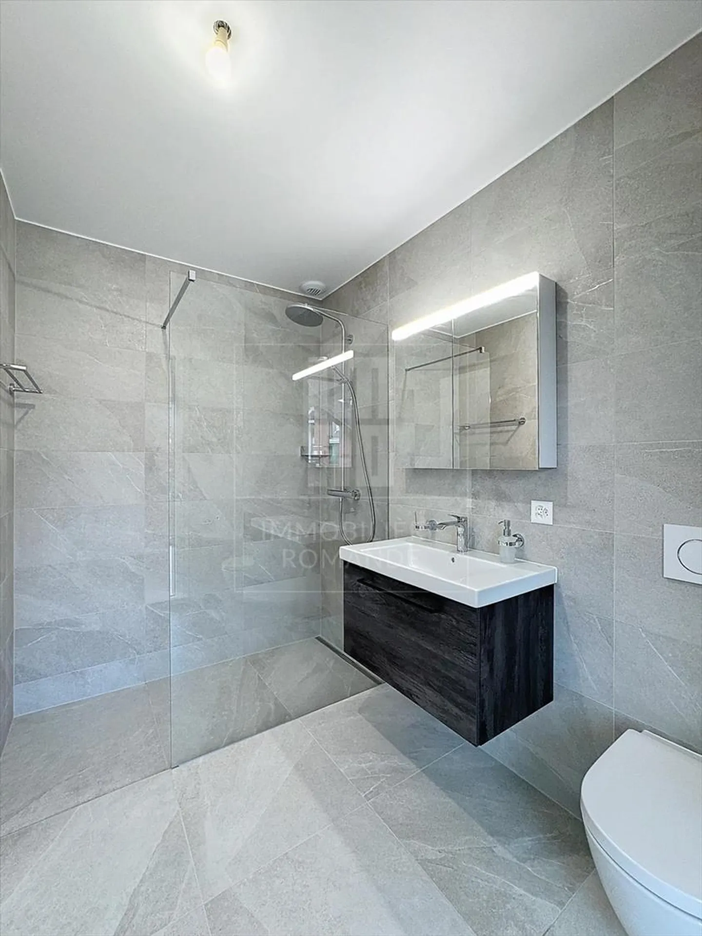 Wunderschöne 3-Zimmer-Wohnung mit geräumiger Terrasse - Foto 8 von 9