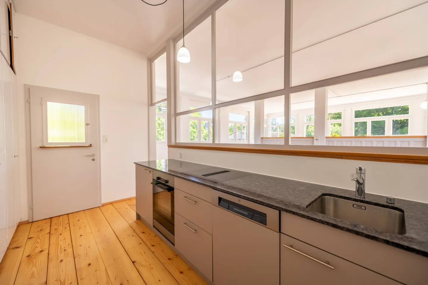Unique, newly renovated loft apartment - Photo 5 of 9
