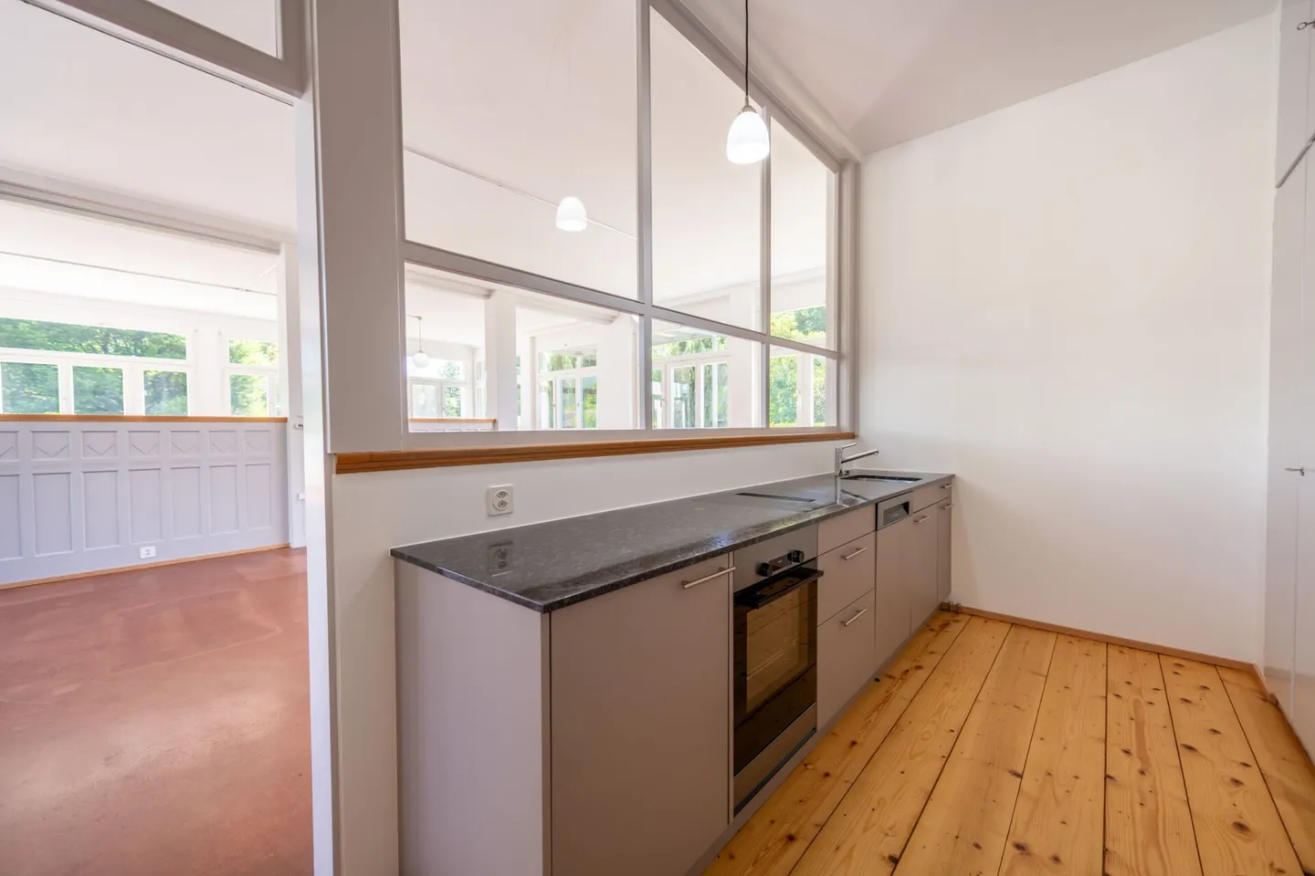 Unique, newly renovated loft apartment - Photo 4 of 9