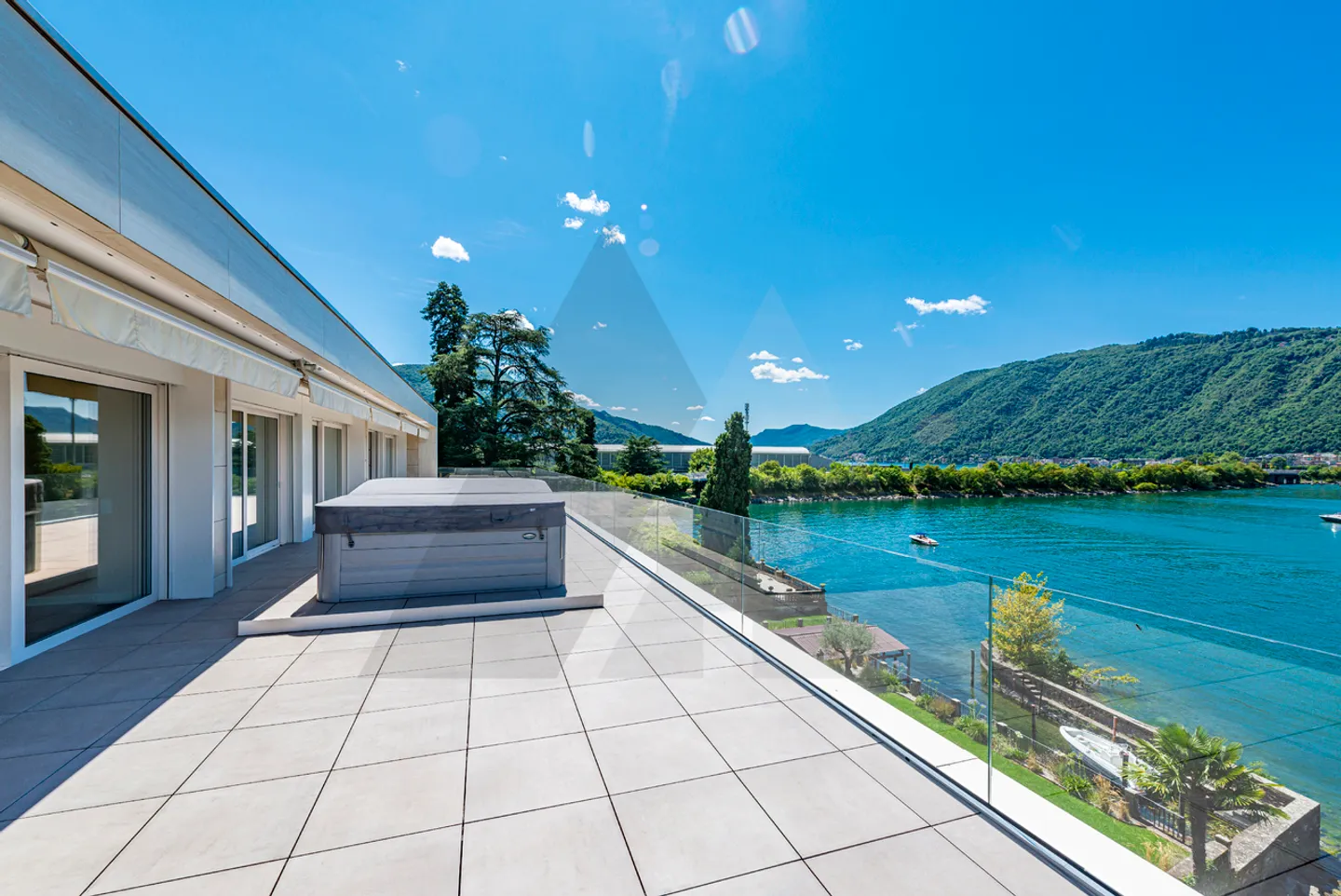 LUXURY PENTHOUSE – BOAT PLACE – SECONDARY RESIDENCE - Photo 1 of 14