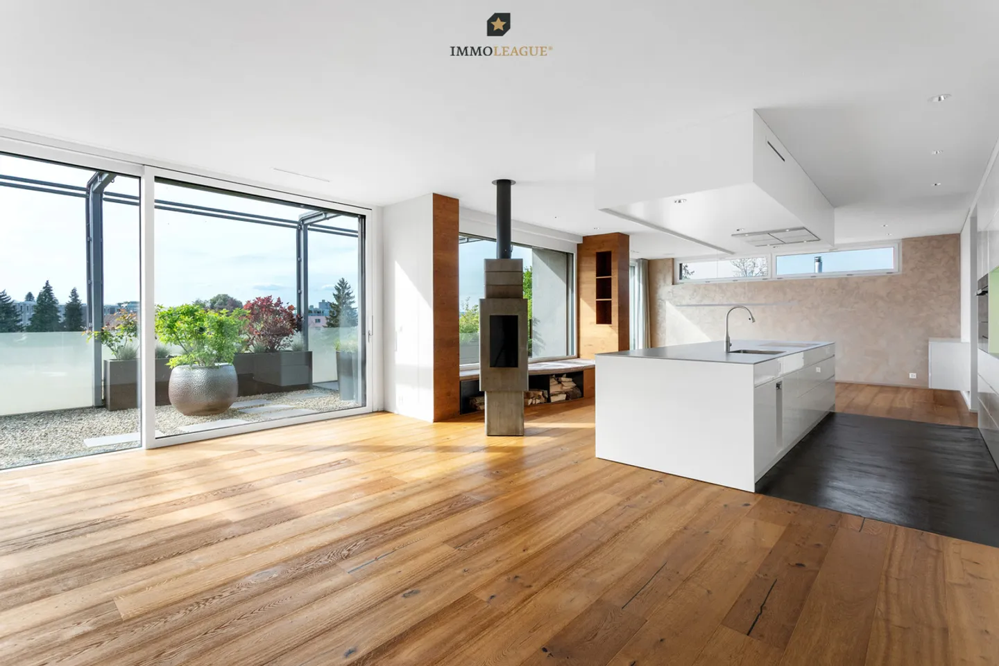 Fantastic luxurious penthouse apartment - where comfort meets style. - Photo 1 of 13