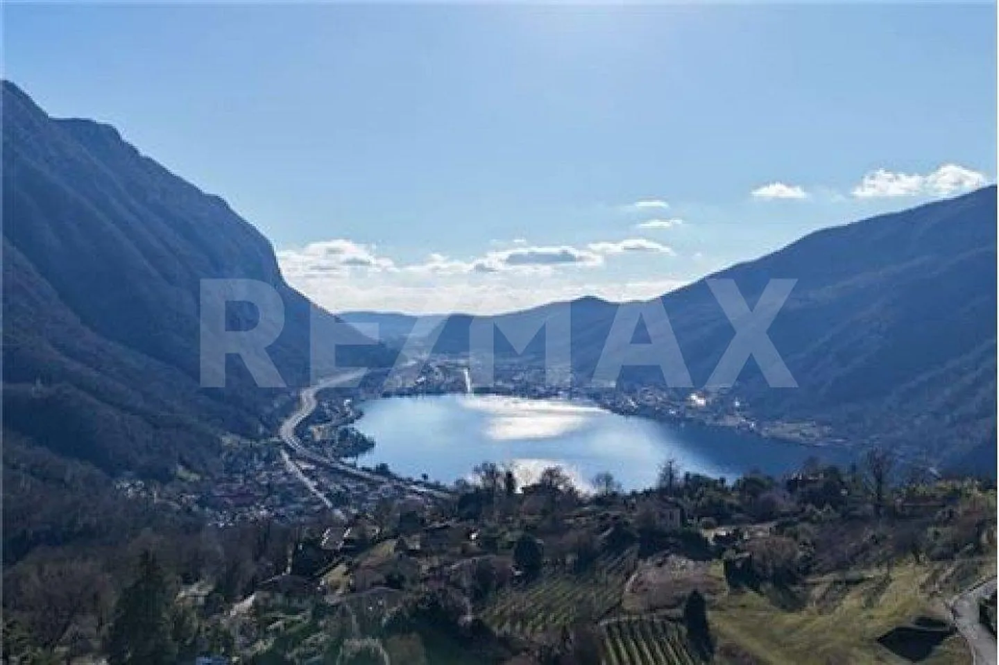 Charmante Villa mit atemberaubender Aussicht - Foto 3 von 13