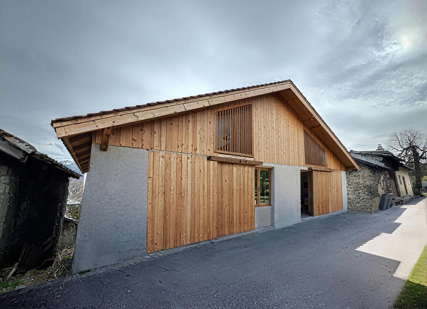 Opportunity: New Chalet and 1 Studio - Photo 3 of 6